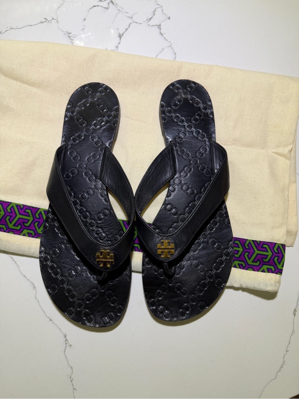 Tory Burch Black Leather Logo Flip Flop Sandals with Gold Logo - Picture 2 of 4